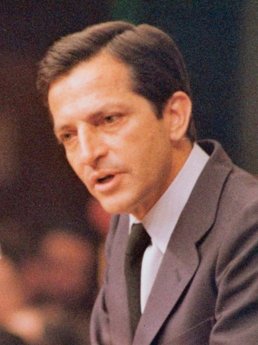 APROXIMACIÓN A LA FIGURA DE ADOLFO SUÁREZ A TRAVÉS DE SU HERMANO JOSÉ MARÍA